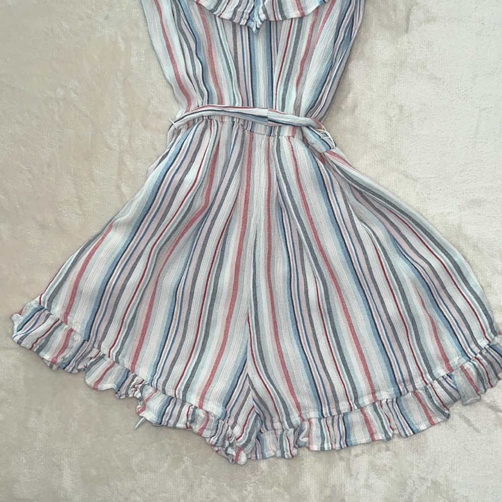 AE Double V Ruffle Romper - Picture 8 of 12